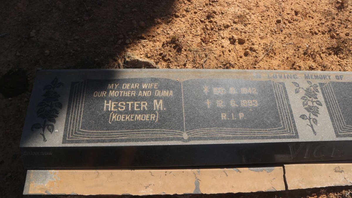 VICE Colin D. 1923- &amp; Hester M. KOEKEMOER 1942-1993