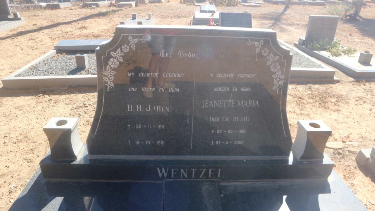 WENTZEL B.H.J. 1911-1981 &amp; Jeanette Maria DE BEER 1919-2000