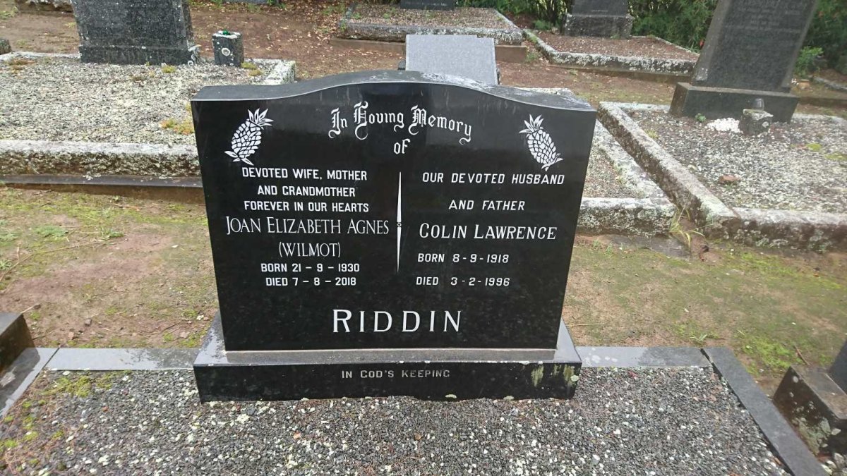 RIDDIN Colin Lawrence 1918-1996 &amp; Joan Elizabeth Agnes WILMOT 1930-2018
