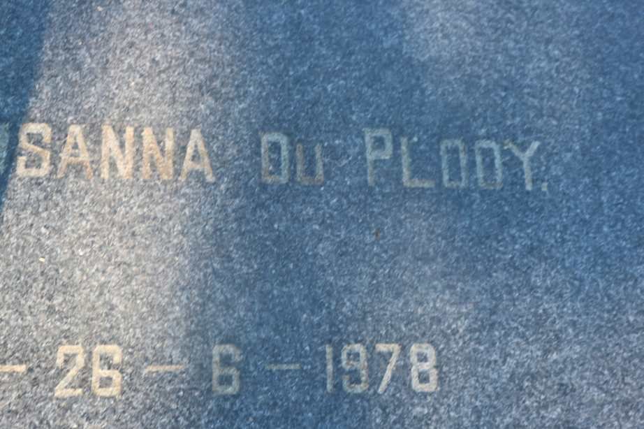 THOMPSON Helena Susanna nee DU PLOOY 1941-1978