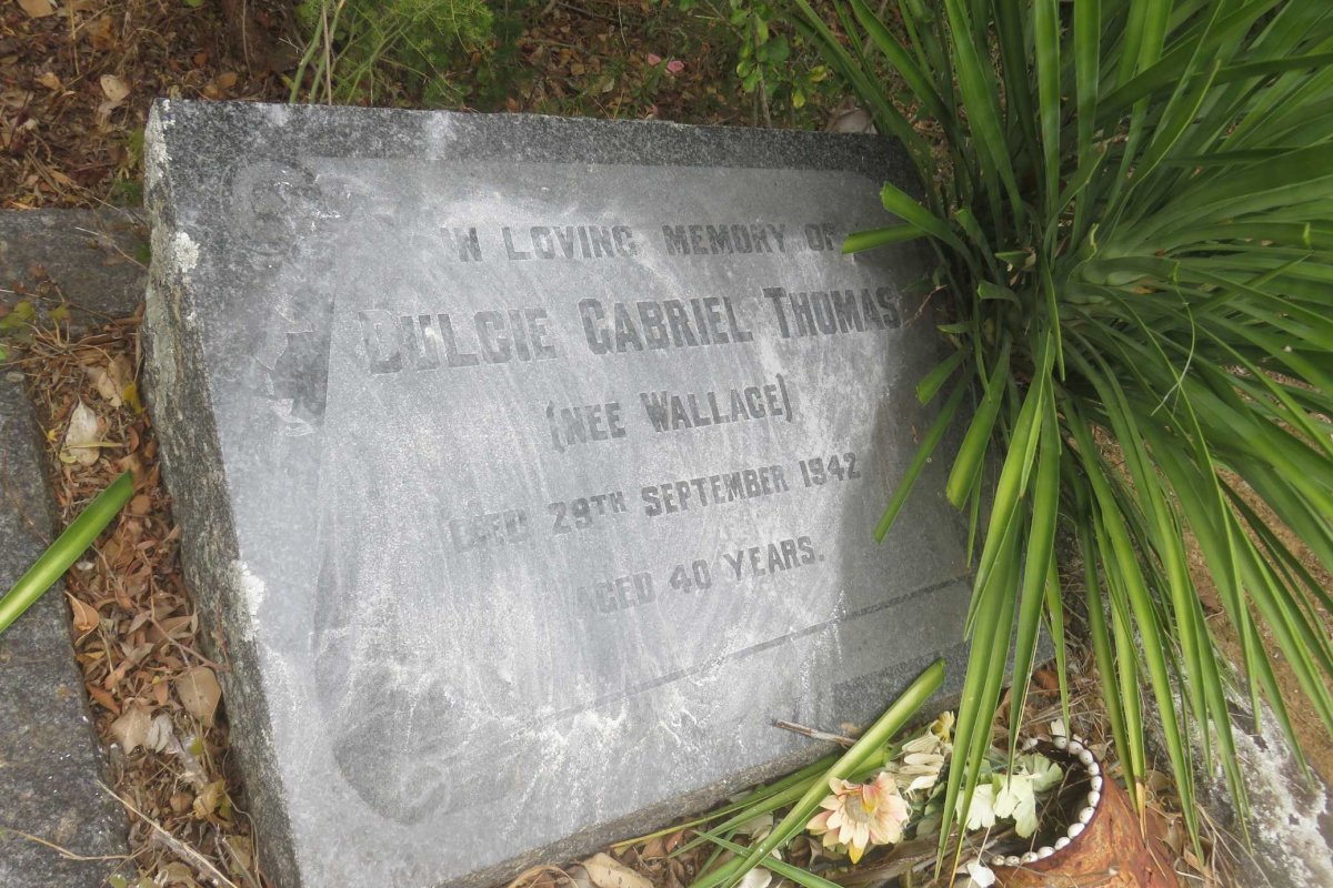 THOMAS Dulcie Gabriel nee WALLACE -1942