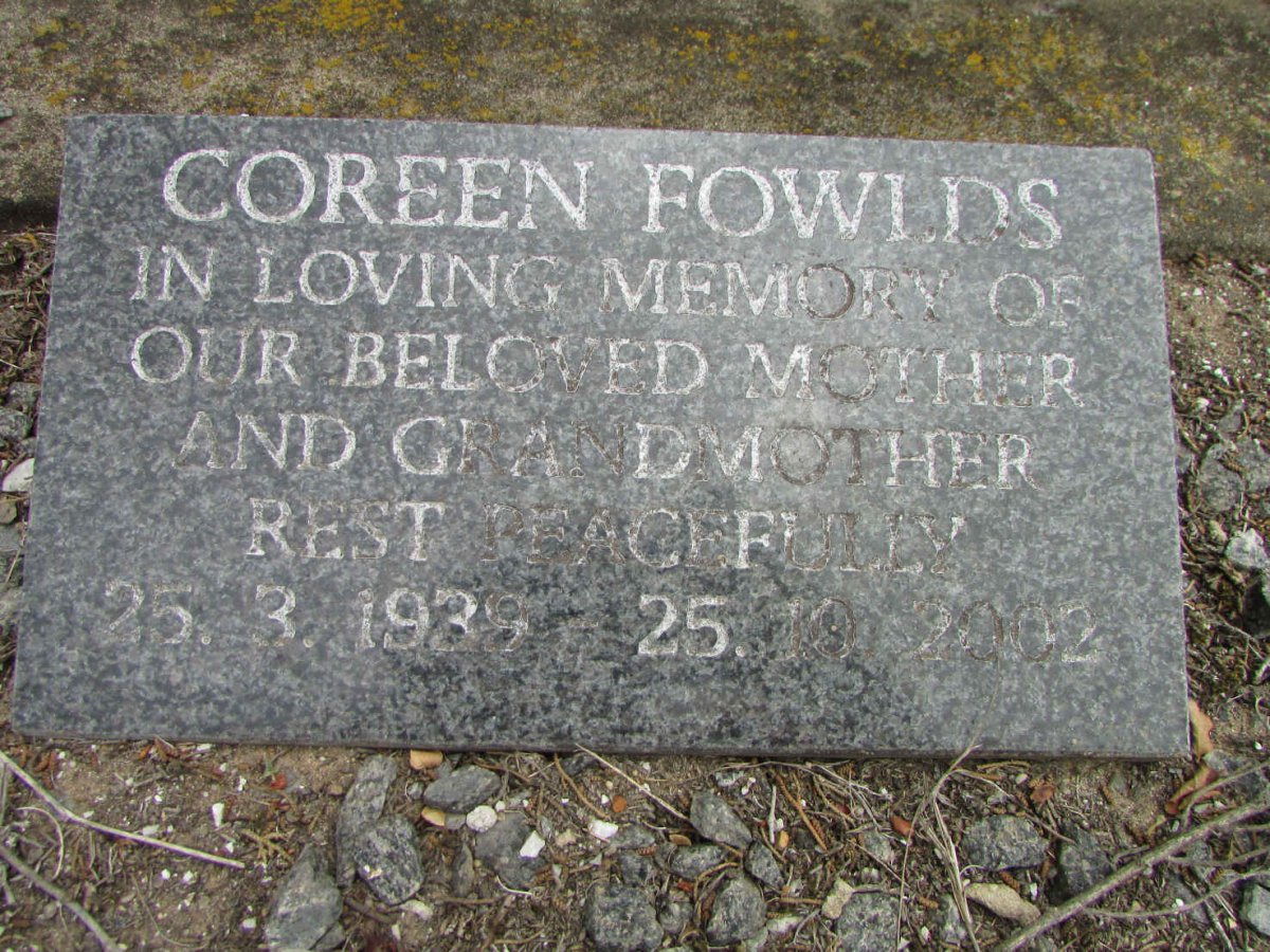 FOWLDS Gilbert 1933-1993 &amp; Coreen 1939-2002