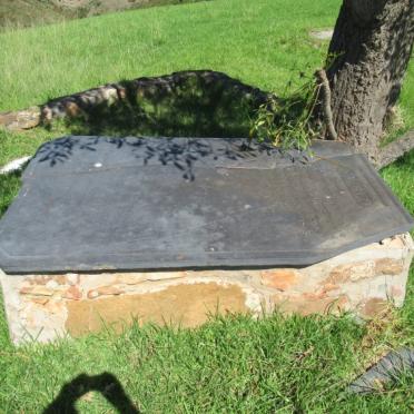 Eastern Cape, ALEXANDRIA district, Zuurberg Mountain Inn, Single grave