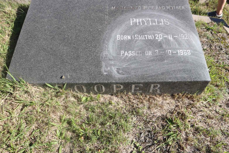 COOPER Phyllis nee SMITH 1921-1968