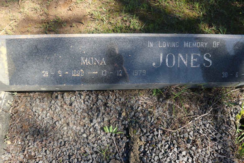 JONES Ray 1887-1973 &amp; Mona 1898-1979