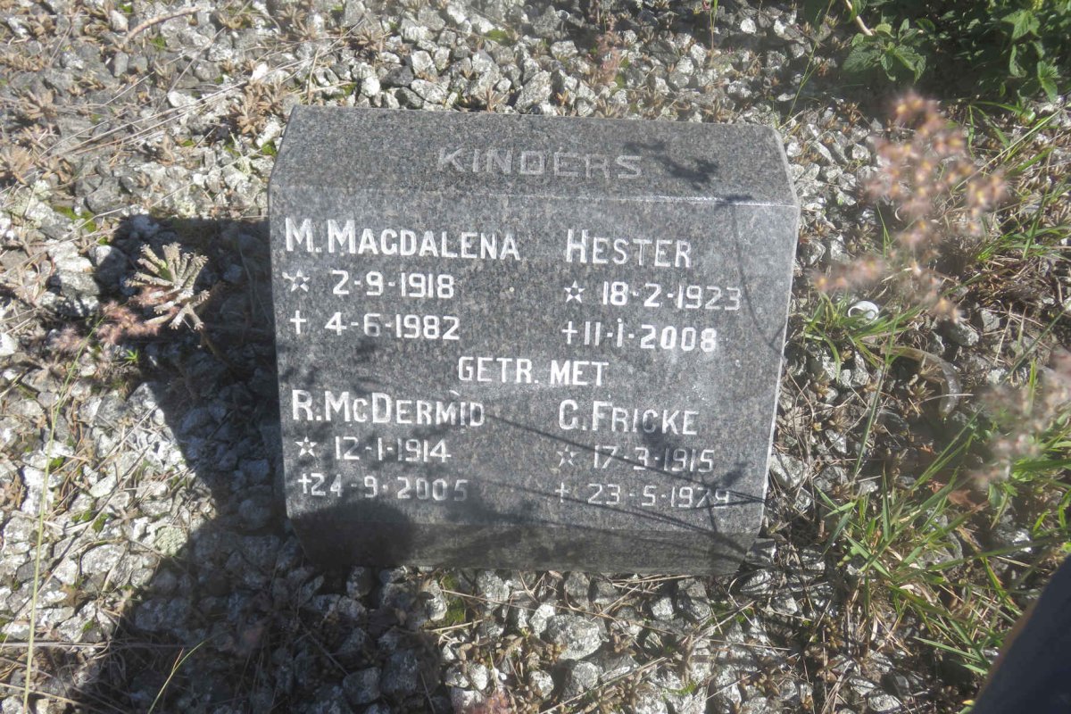 McDERMID R. 1914-2005 &amp; M. Magdalena 1918-1982 :: FRICKE G. 1915-1979 &amp; Hester 1923-2008