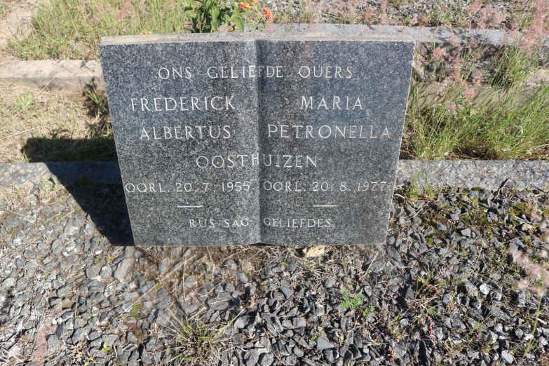 OOSTHUIZEN Frederick Albertus -1955 &amp; Maria Petronella -1977