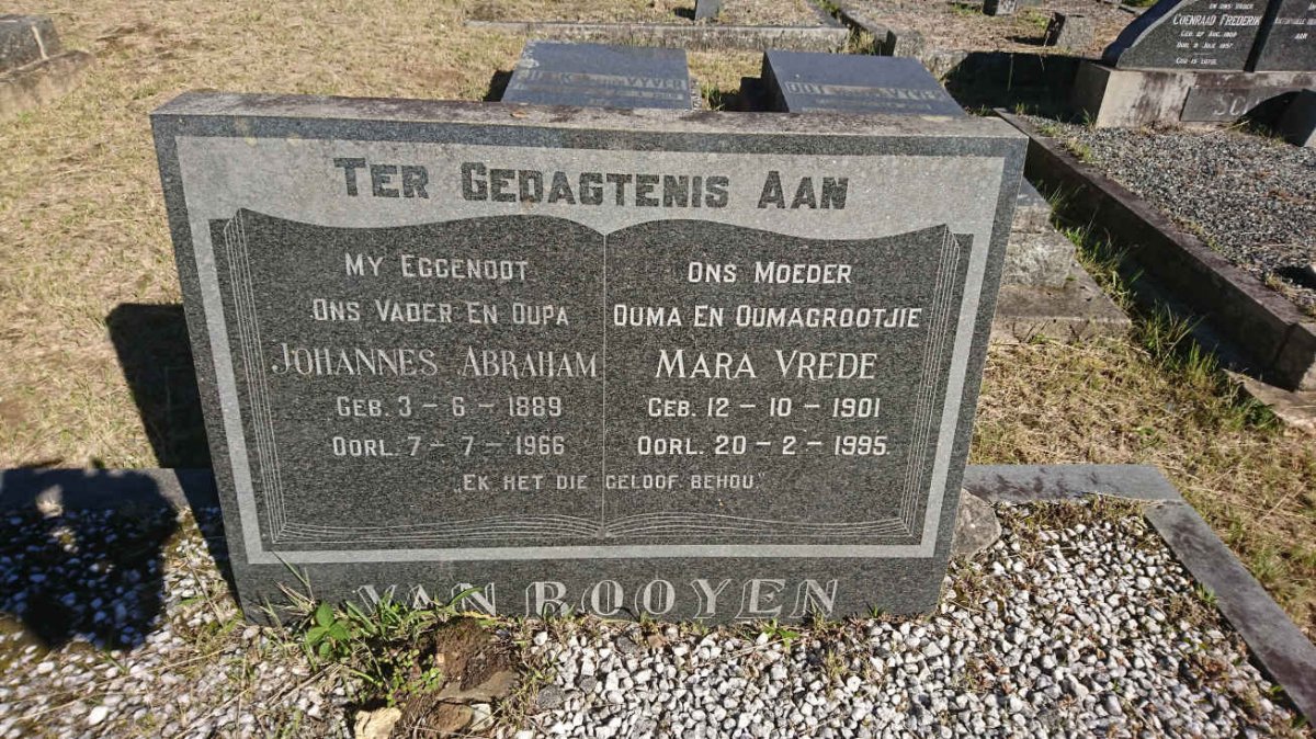 ROOYEN Johannes Abraham, van 1889-1966 &amp; Mara Vrede 1901-1995