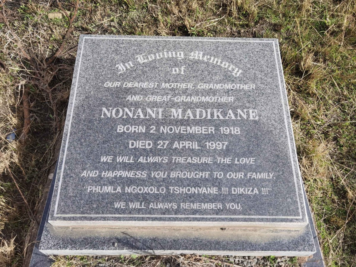 MADIKANE Nonani 1918-1997