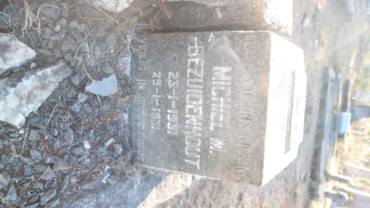 BEZUIDENHOUT Michiel M. 1931-1931