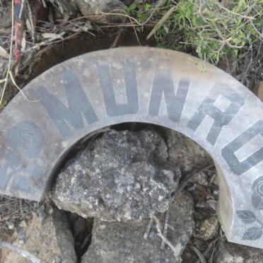 MUNRO Alexander John 1894-1969 &amp; Gladys Edith 1897-1982 