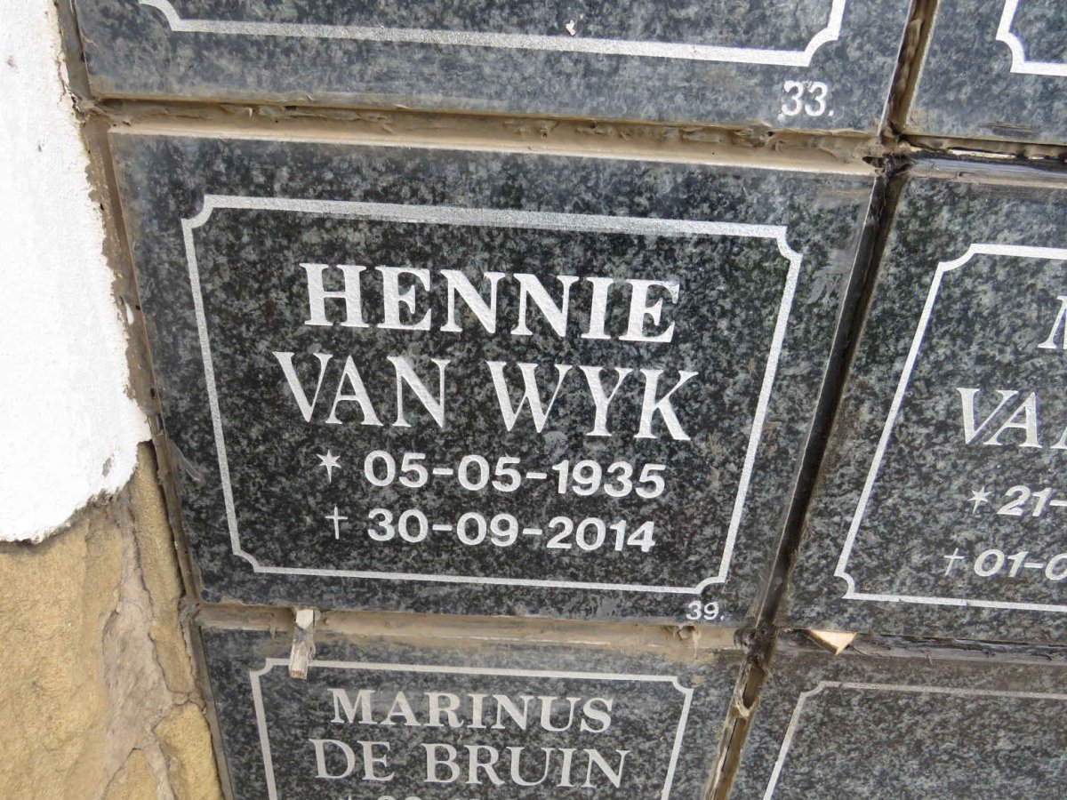 WYK Hennie, van 1935-2014
