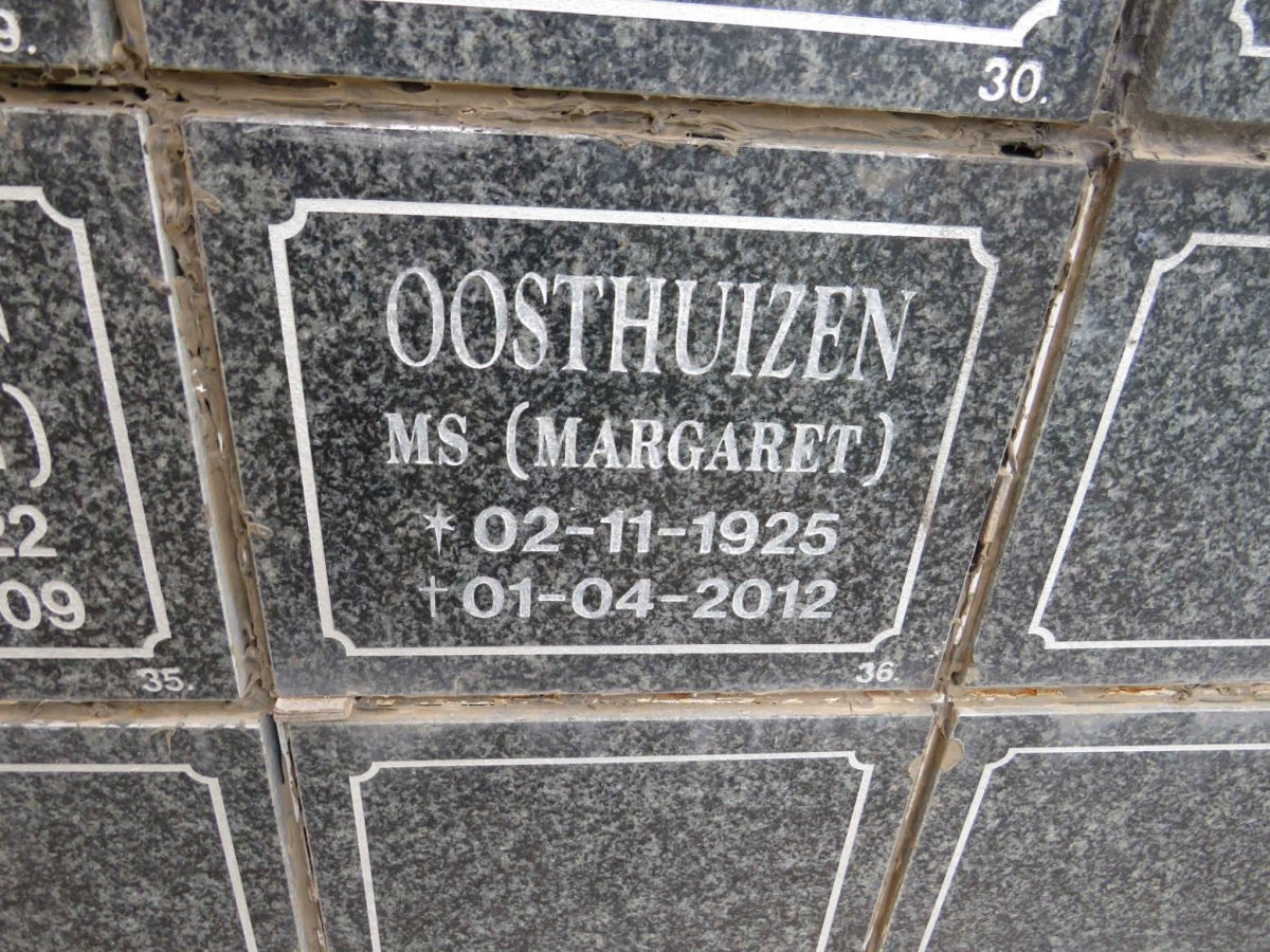 OOSTHUIZEN M.S. 1925-2012