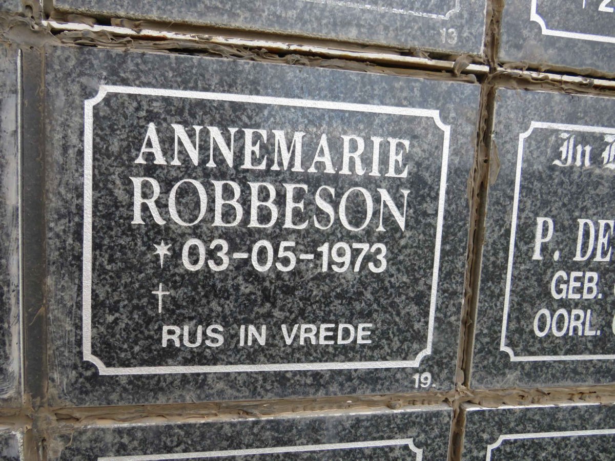 ROBBESON Annemarie 1973-
