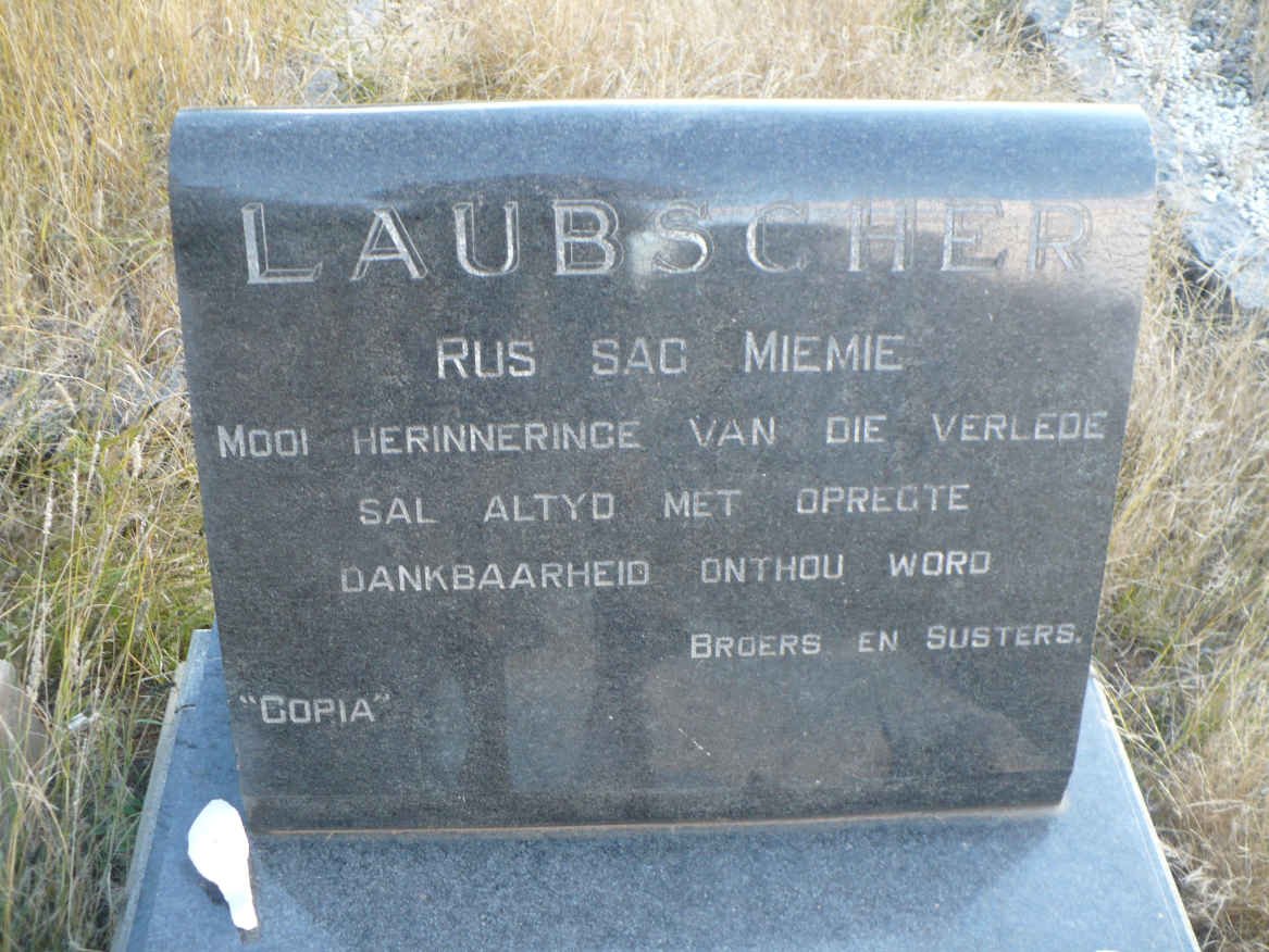 LAUBSCHER Miemie