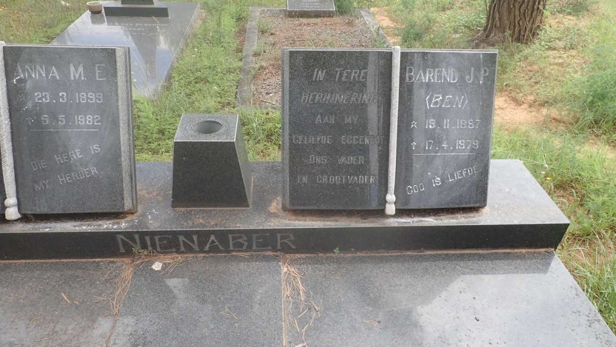 NIENABER Barend J.P. 1897-1979 &amp; Anna M.E. 1899-1982