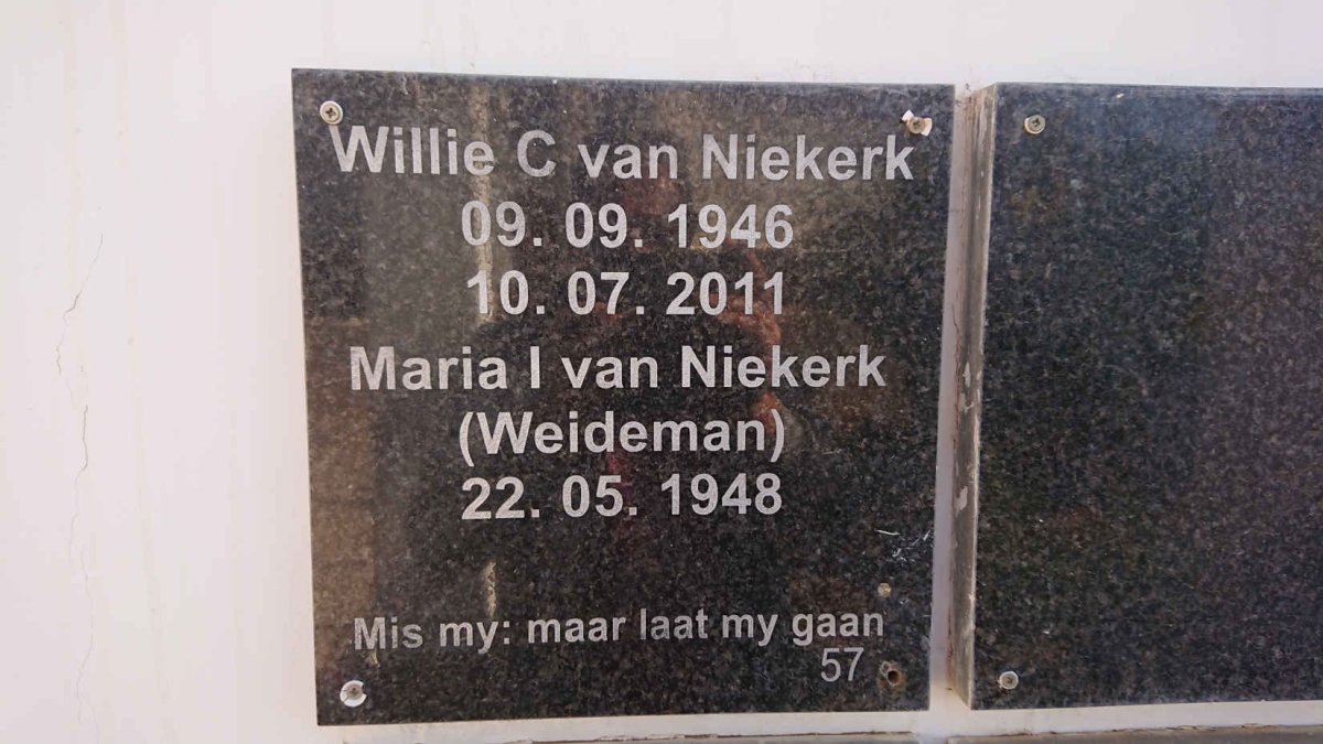 NIEKERK Willie C., van 1946-2011 &amp; Maria I. WEIDEMAN 1948-