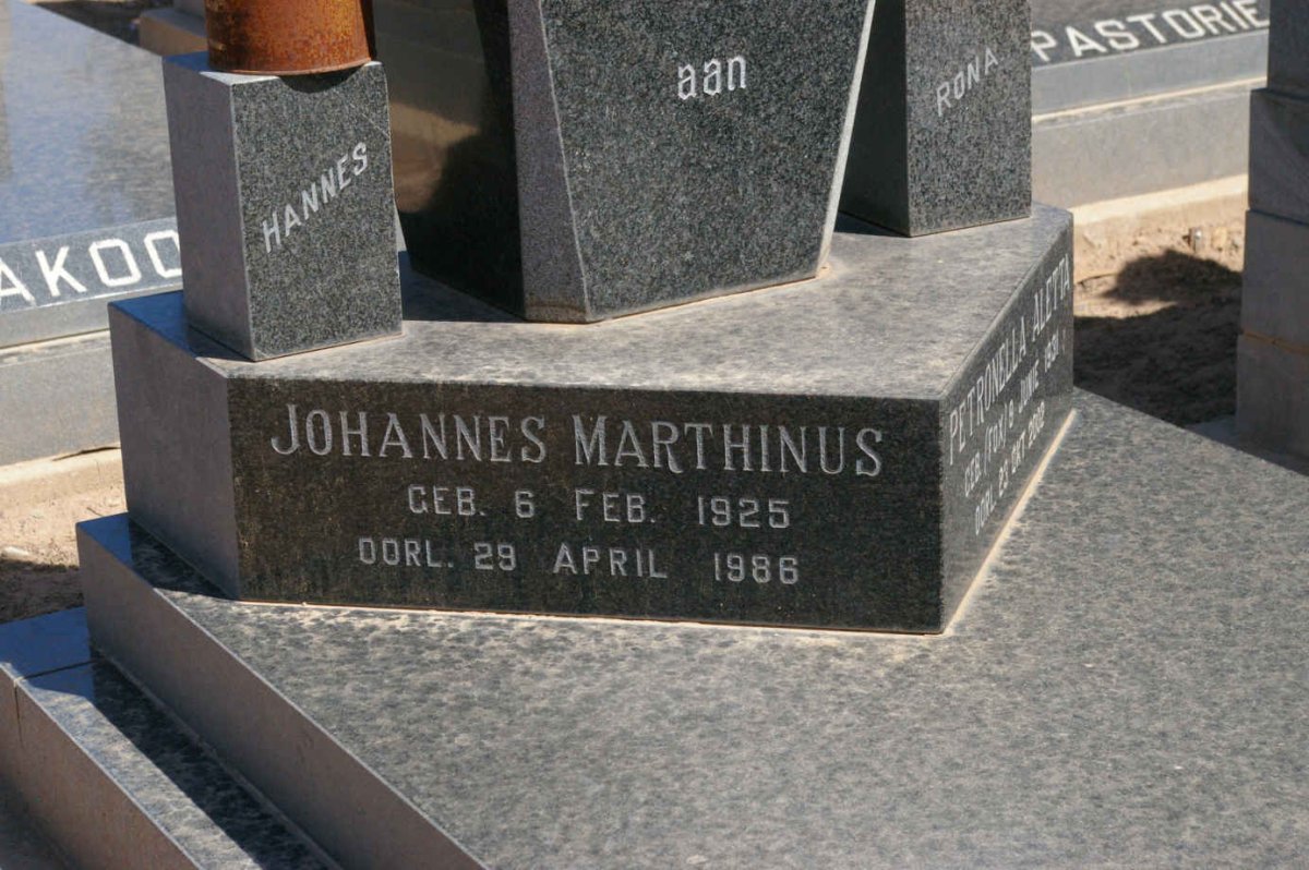 CONRADIE Johannes Marthinus 1925-1986 &amp; Petronella Aletta FOX 1931-2002