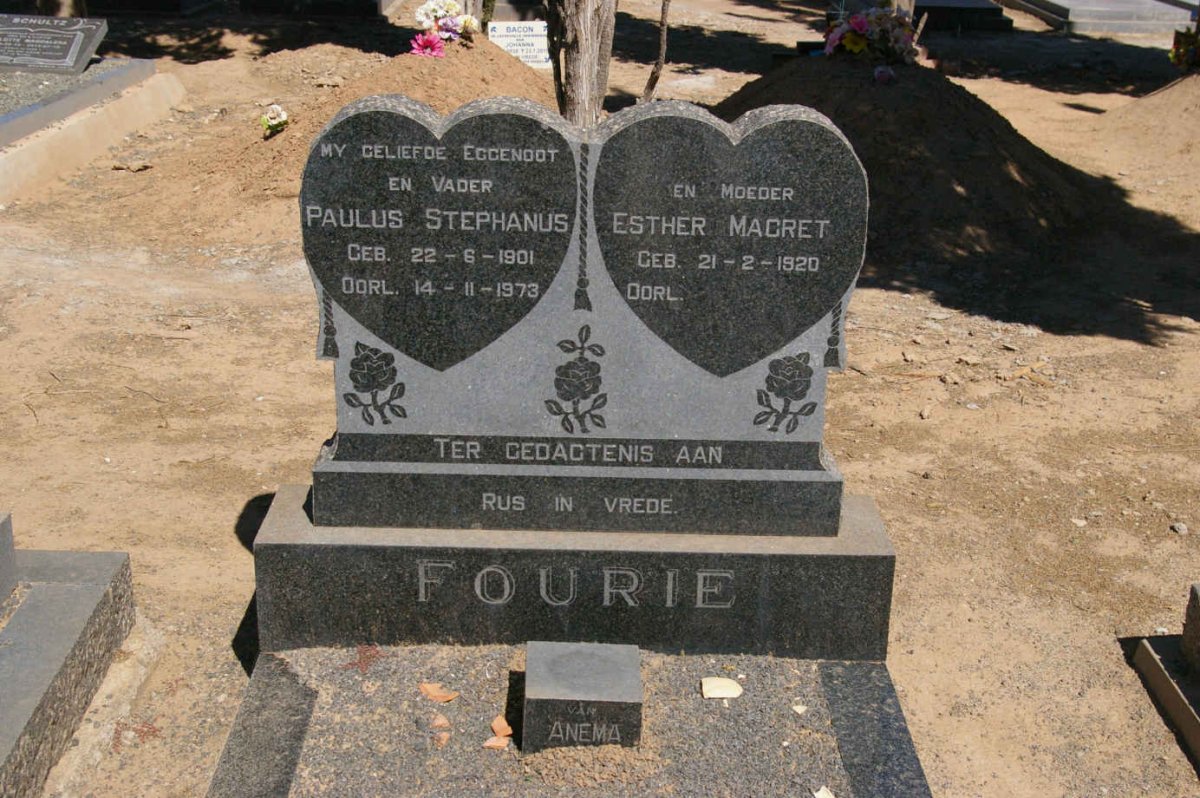 FOURIE Paulus Stephanus 1901-1973 &amp; Esther Magret 1920-