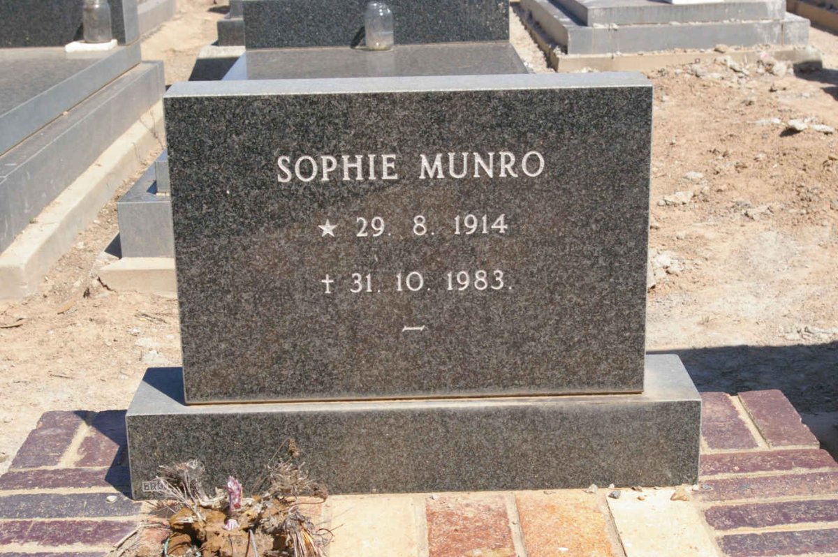 MUNRO Sophie 1914-1983