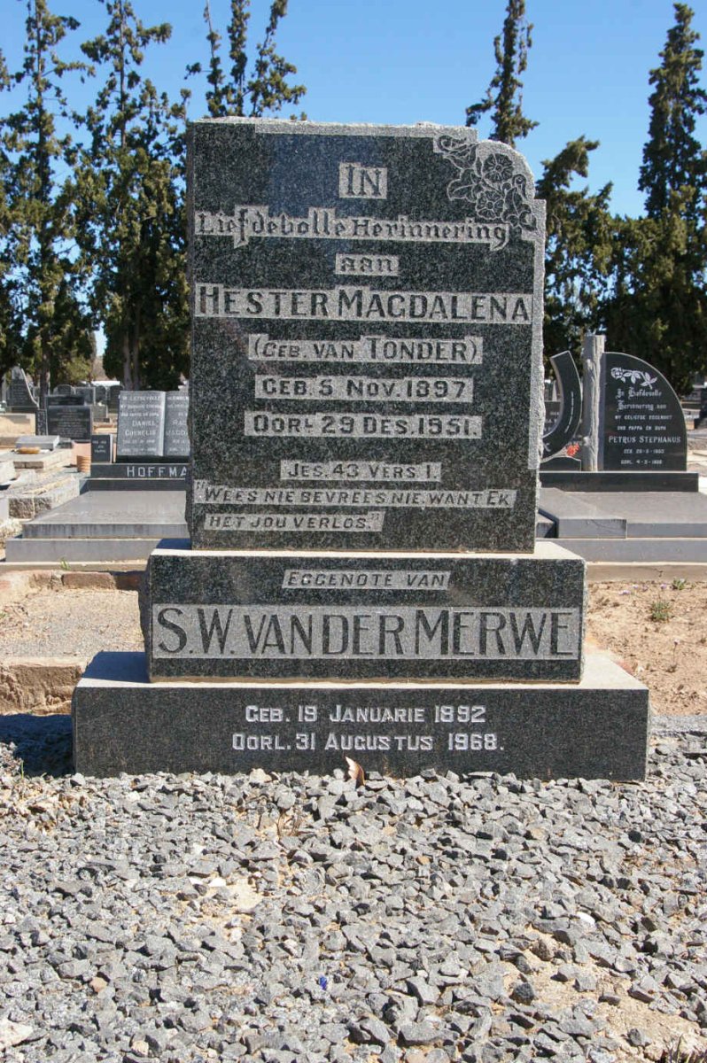 MERWE S.W., van der 1892-1968 &amp; Hester Magdalena VAN TONDER 1897-1951