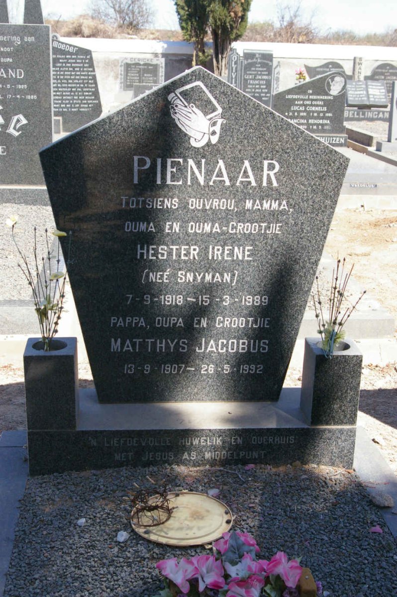 PIENAAR Matthys Jacobus 1907-1992 &amp; Hester Irene SNYMAN 1918-1989