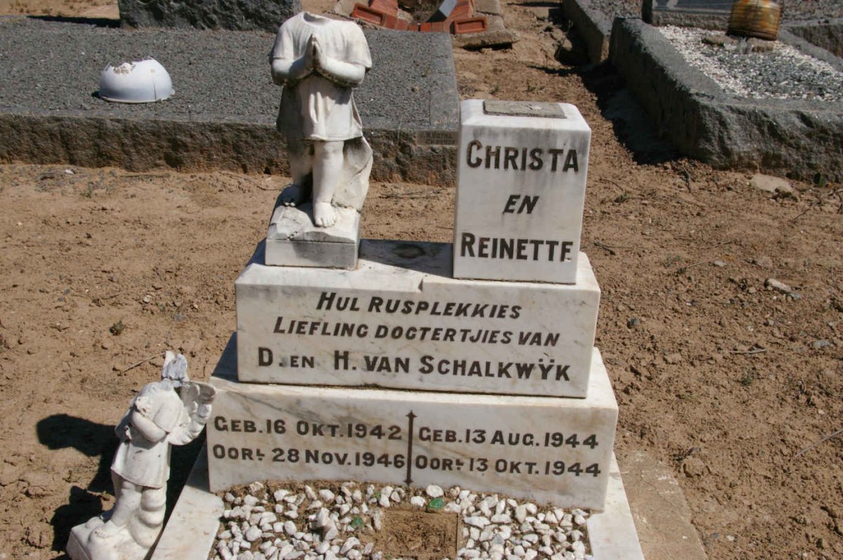 SCHALKWYK Christa, van 1942-1946 :: VAN SCHALKWYK Reinette 1944-1944