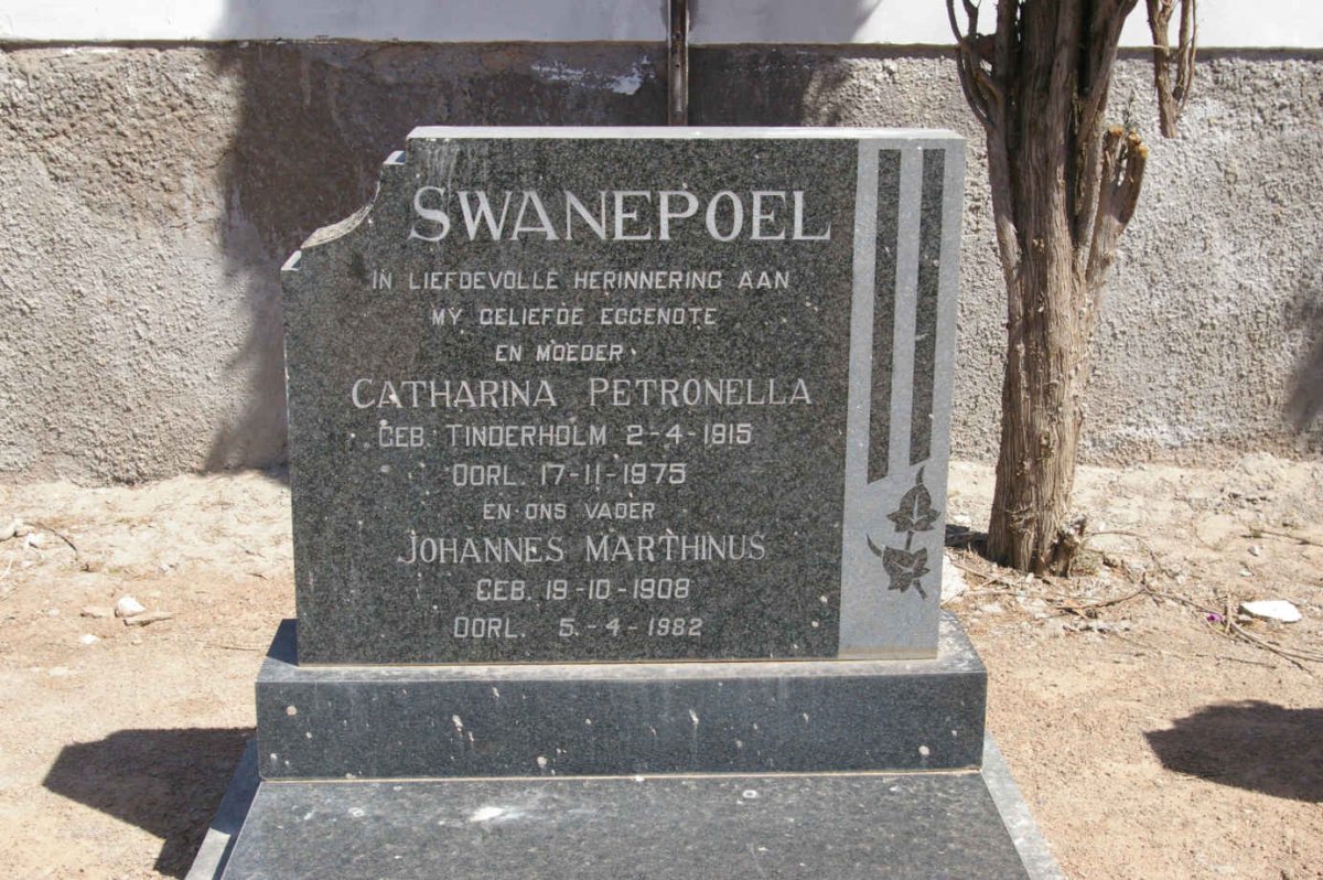 SWANEPOEL Johannes Marthinus 1908-1982 &amp; Catharina Petronella TINDERHOLM 1915-1975