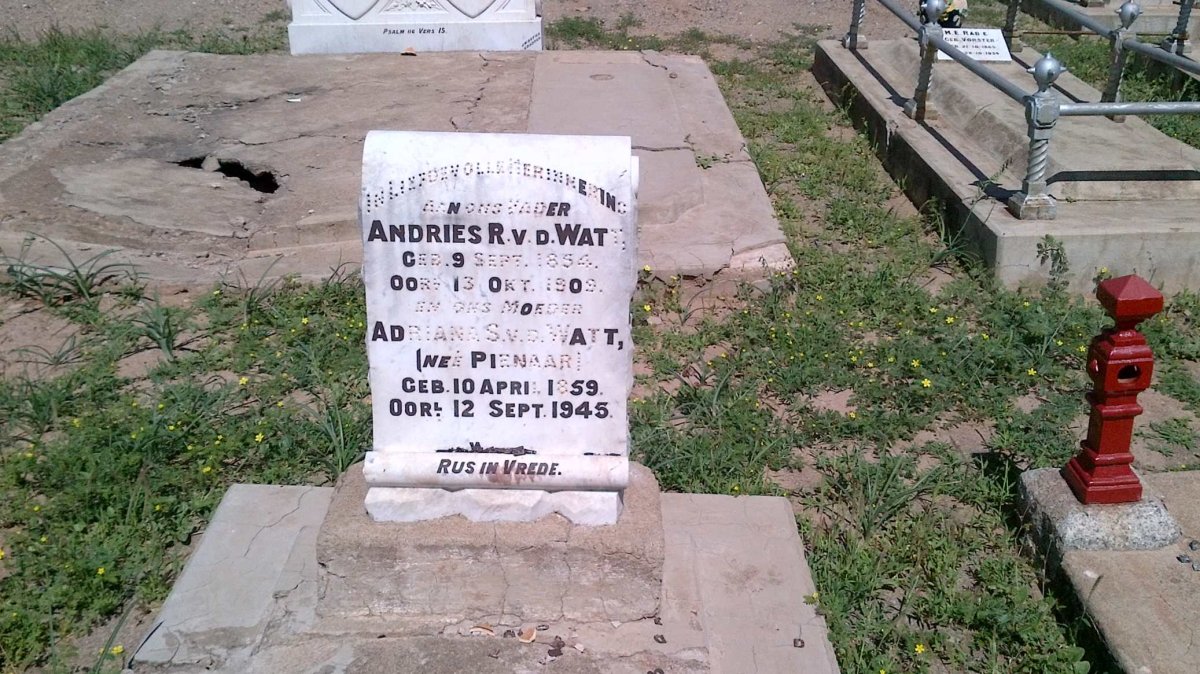 WATT Andries R., v.d. 1854-1909 &amp; Adriana S. PIENAAR 1859-1945