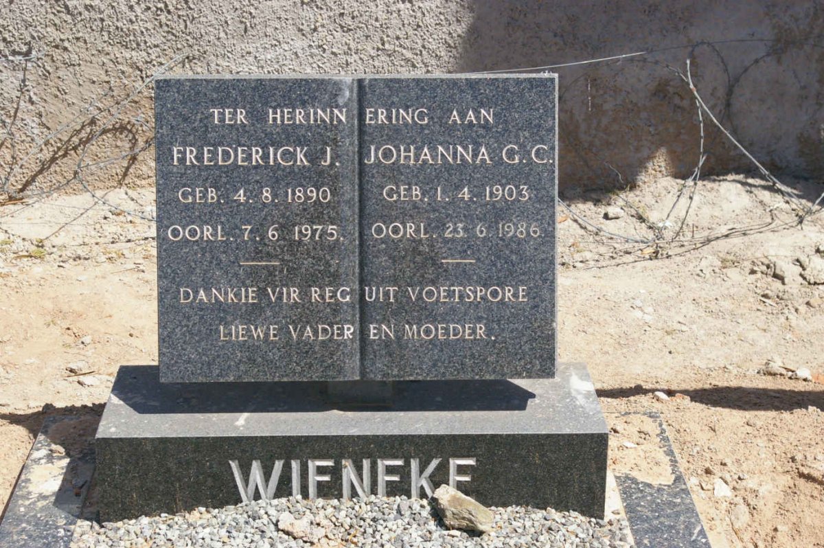 WIENEKE Frederick J. 1890-1975 &amp; Johanna G.C. 1903-1986