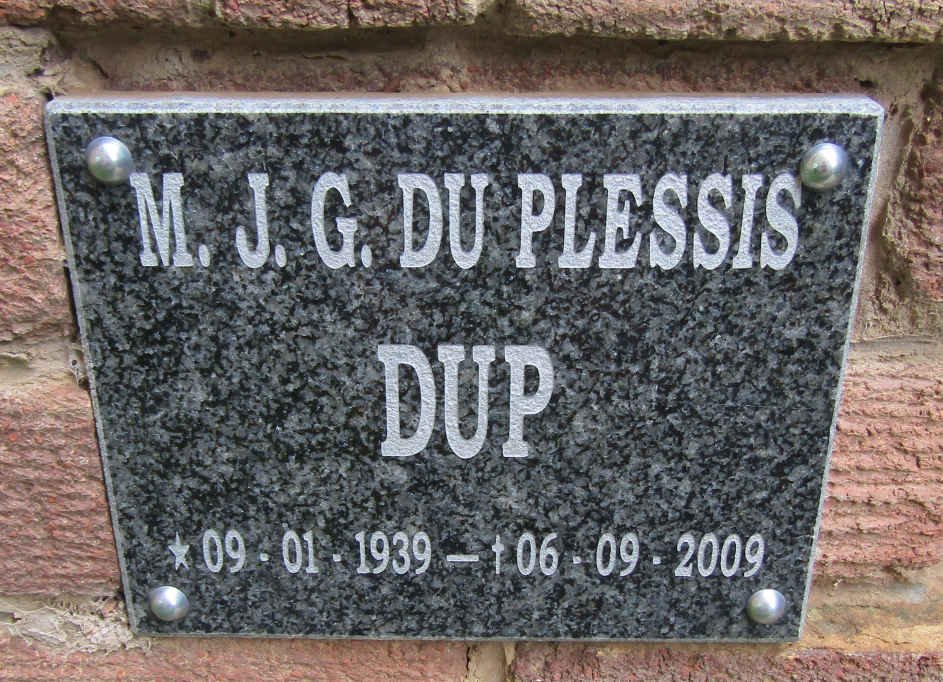 PLESSIS M.J.G., du 1939-2009