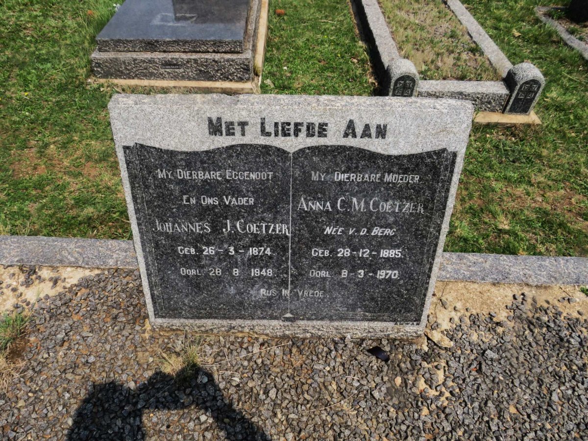 COETZER Johannes J. 1874-1948 &amp; Anna C.M. V.D. BERG 1885-1970