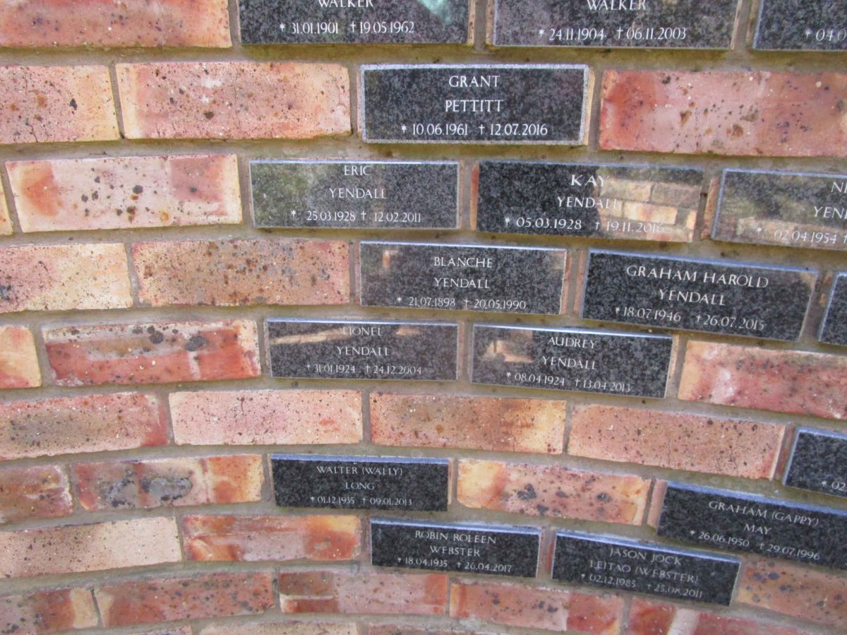 PETTITT Grant 1961-2016 :: YENDALL Blanche 1898-1990 :: YENDALL Graham Harold 1946-2015