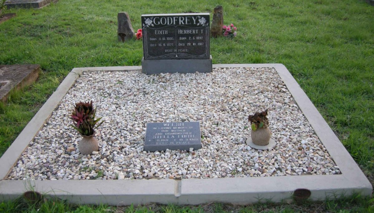 GODFREY Herbert T. 1892-1987 &amp; Edith 1900-1977 :: WELSH Stella Edith 1931-1988 _1