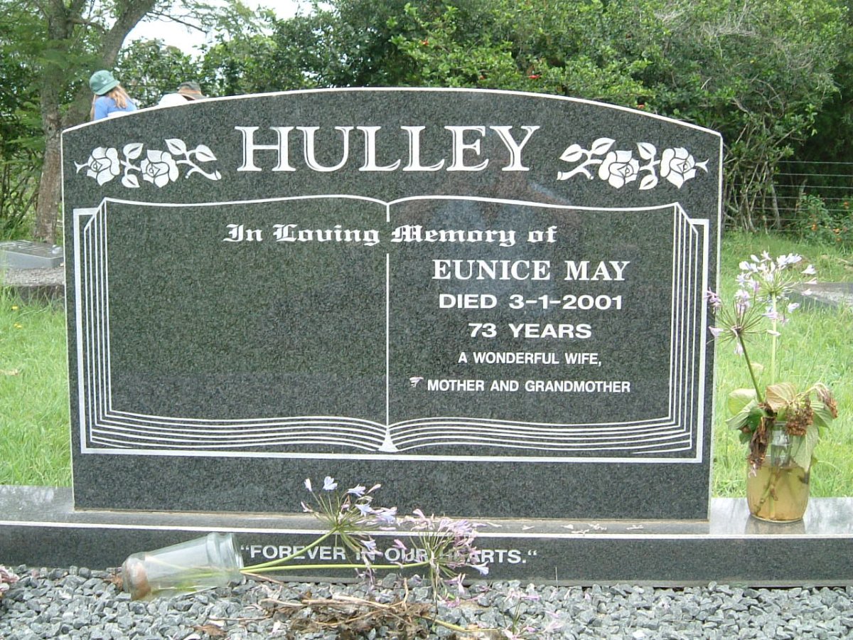 HULLEY Eunice May -2001