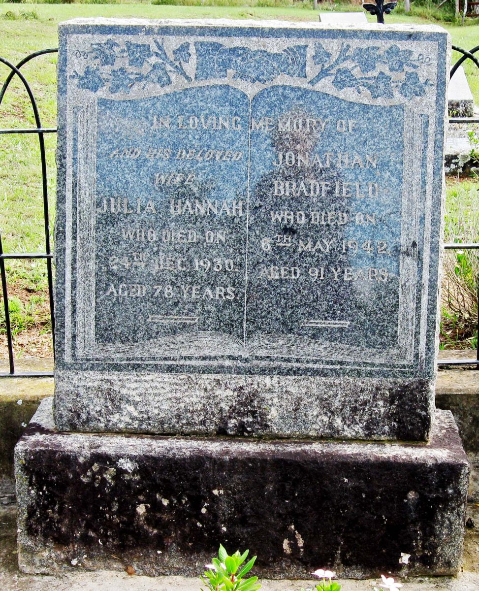 BRADFIELD Jonathan -1942 &amp; Julia Hannah -1930