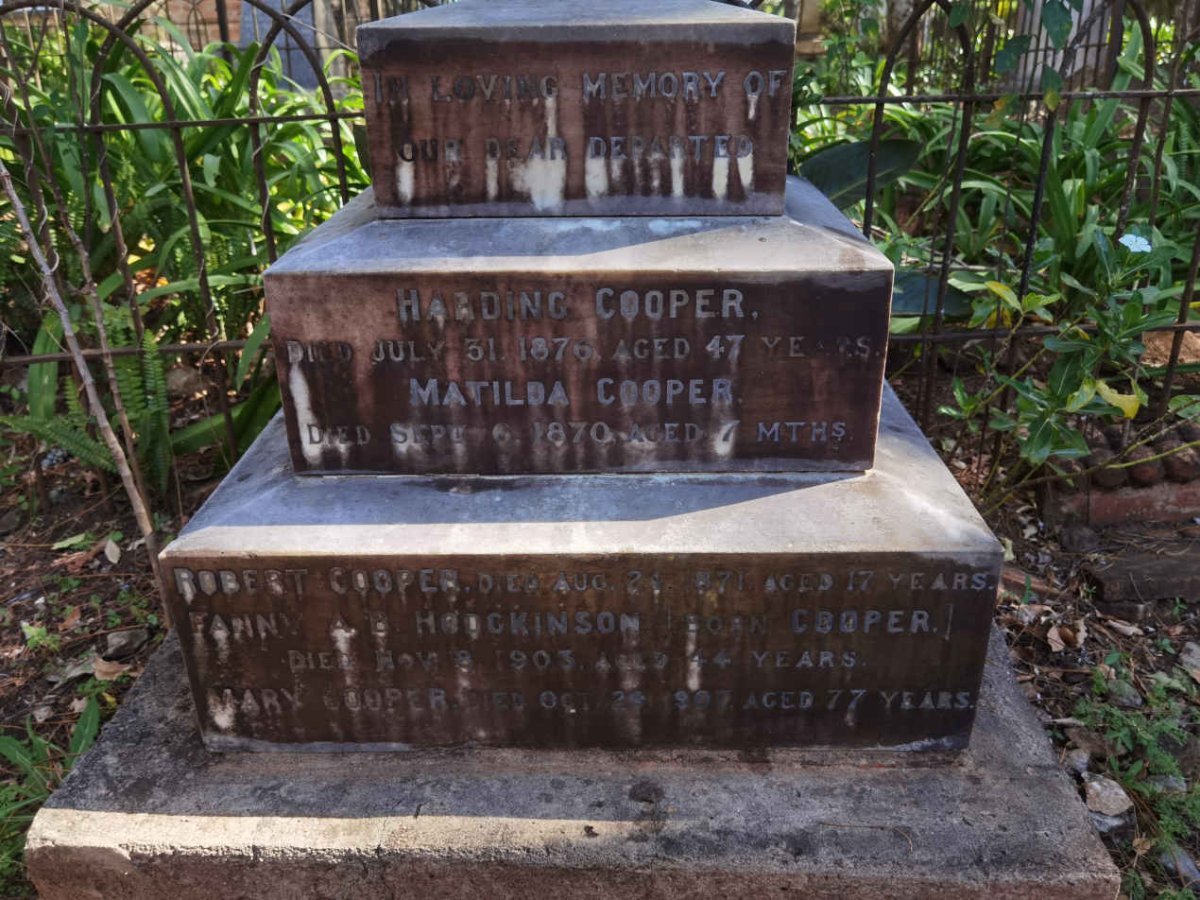 COOPER Harding -1876 :: COOPER Matilda -1870 :: COOPER Robert -1871 :: HODGKINSON Fanny A.B. nee COOPER -1903 :: COOPER Mary -1907