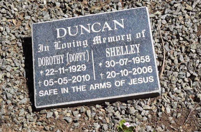 DUNCAN Dorothy 1929-2010 :: DUNCAN Shelley 1958-2006