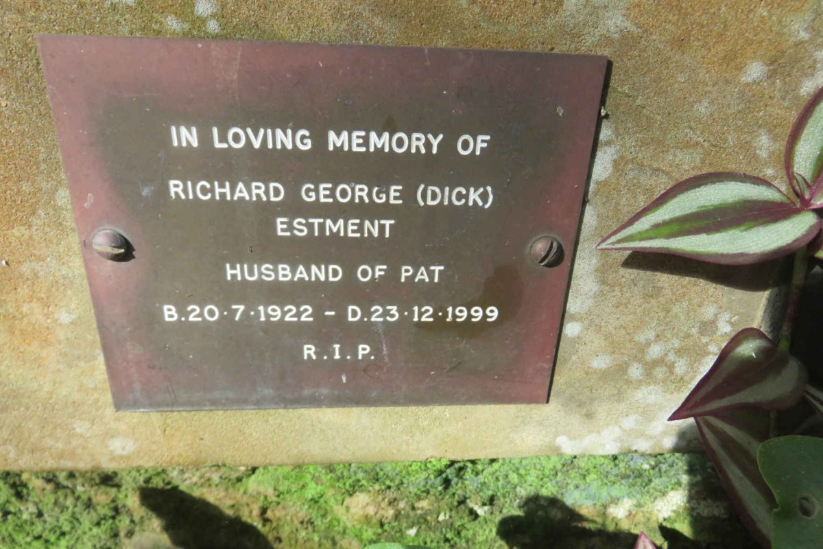 ESTMENT Richard George 1922-1999