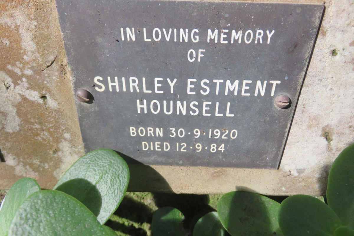 HOUNSELL Shirley Estment 1920-1984