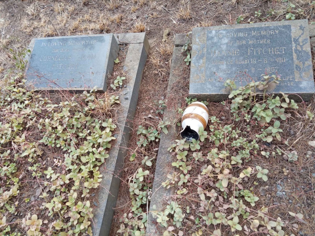 FITCHET Cornelius John 1911-1979 &amp; Hannie LE ROUX 1911-1957