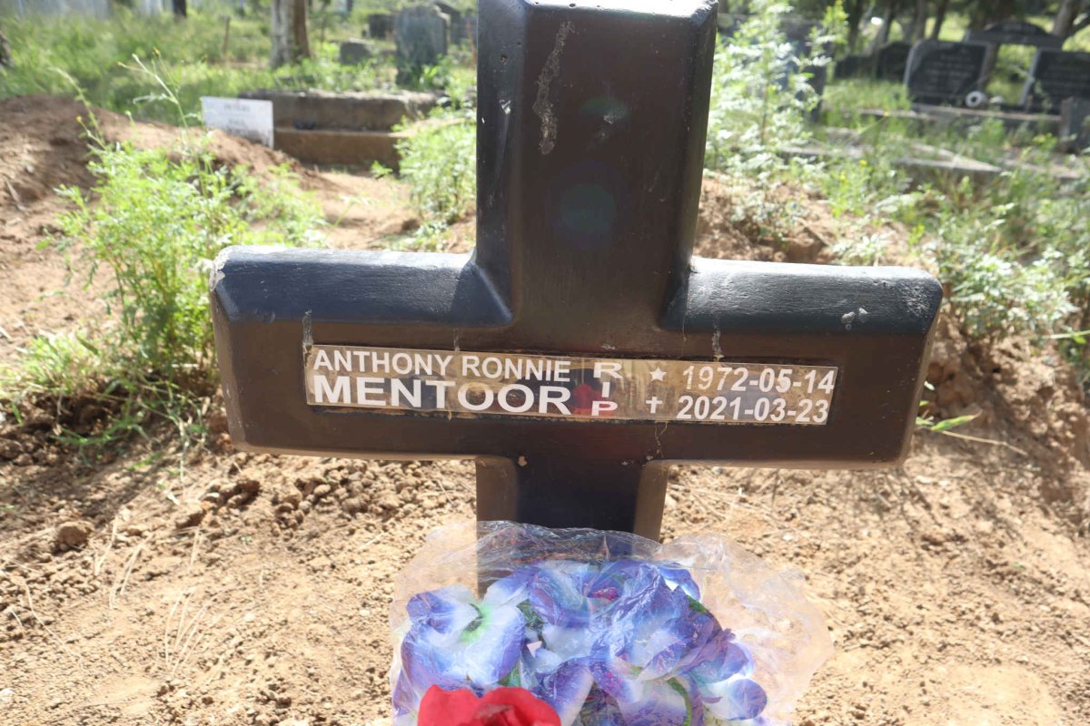 MENTOOR Anthony Ronnie 1972-2021