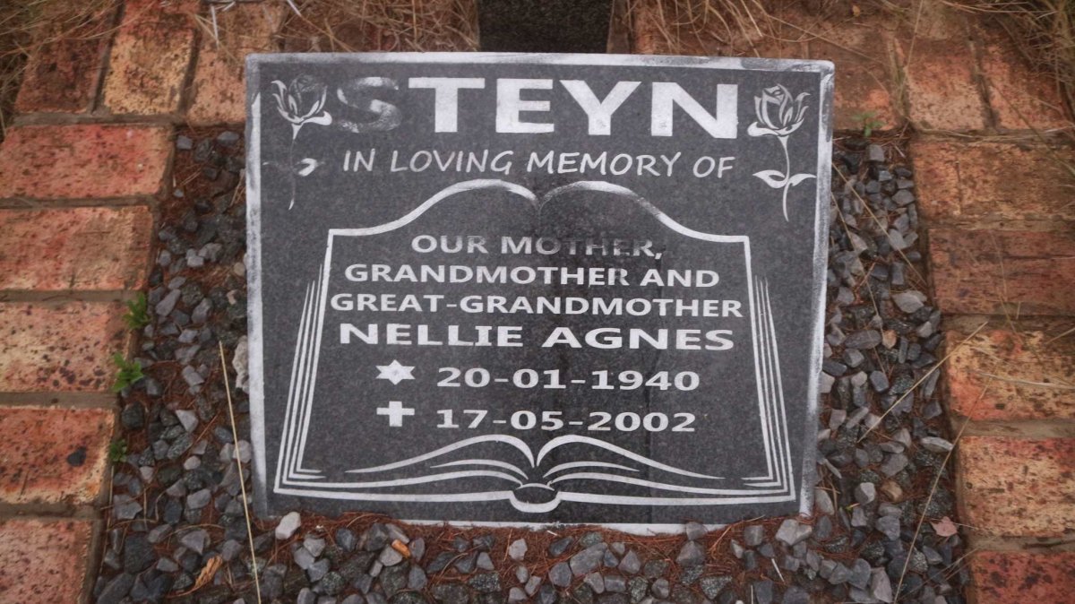 STEYN Nellie Agnes 1940-2002