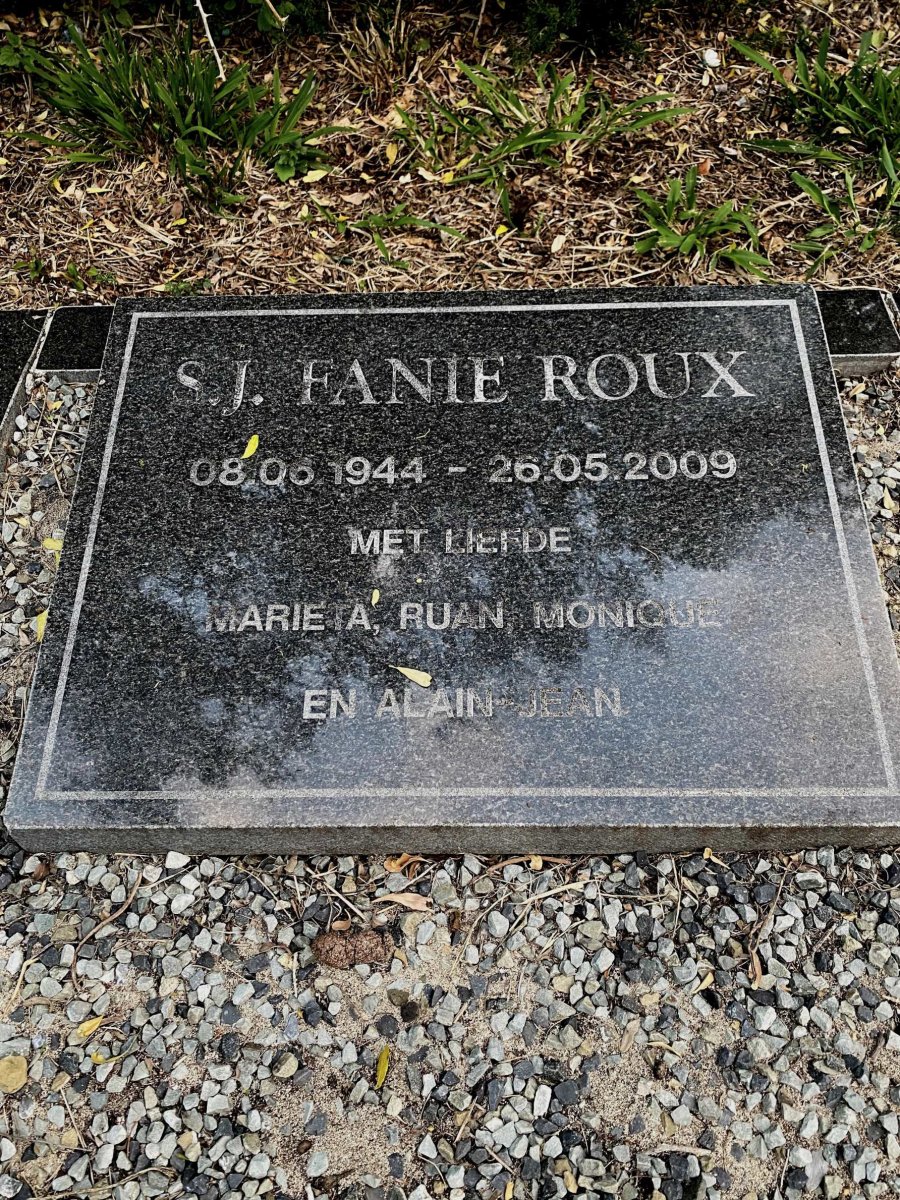 ROUX S.J. 1944-2009