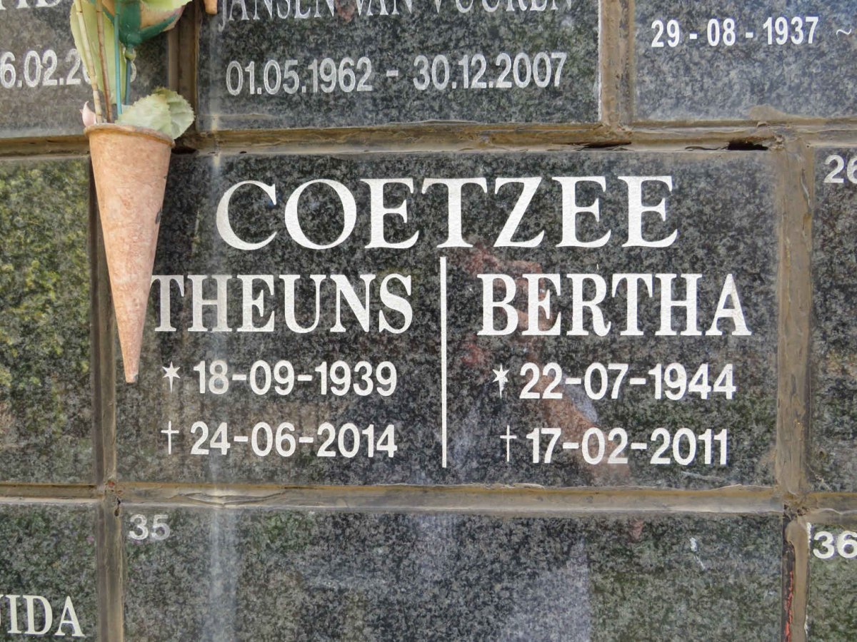 COETZEE Theuns 1939-2014 &amp; Bertha 1944-2011