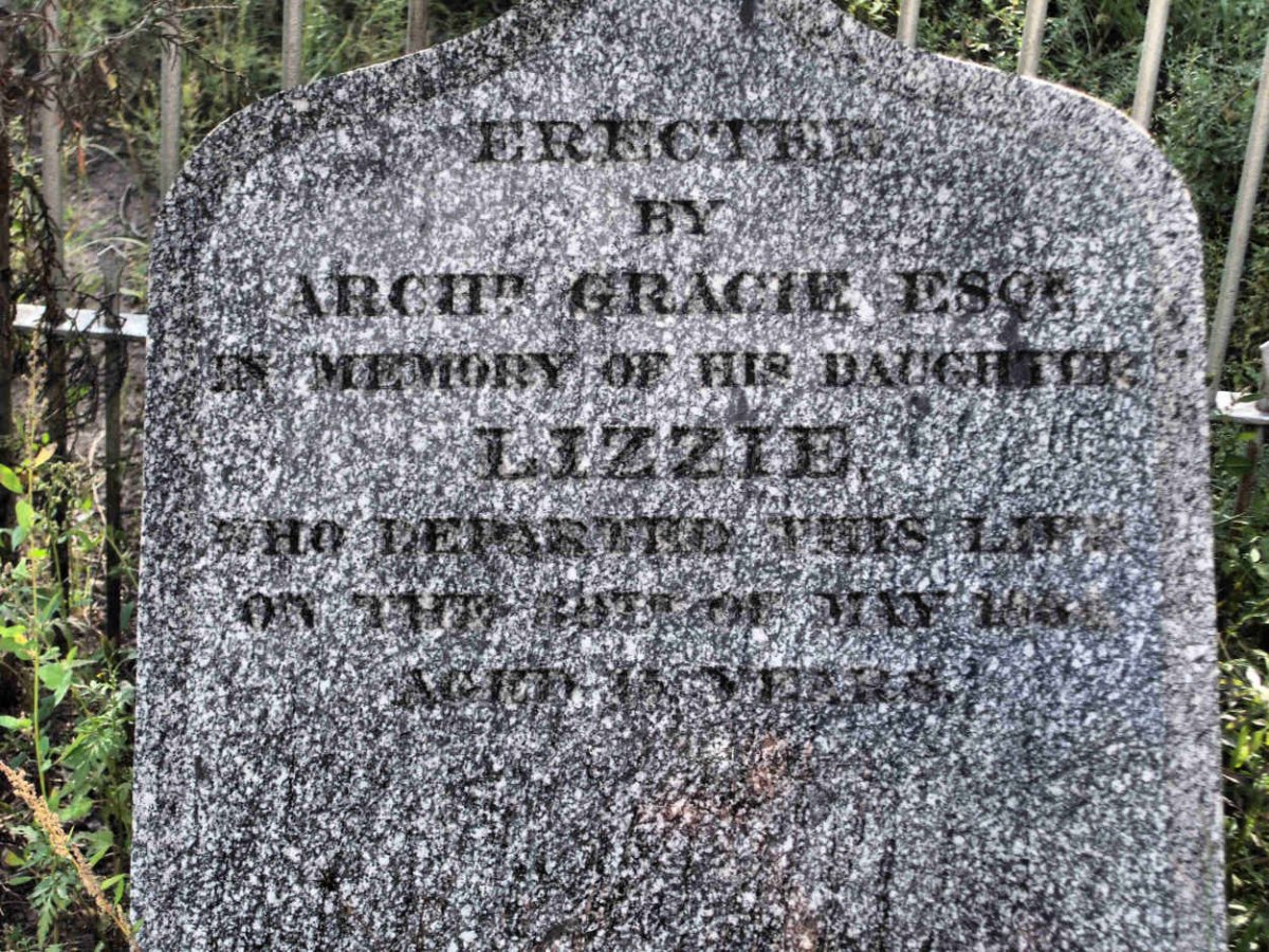 GRACIE Lizzie