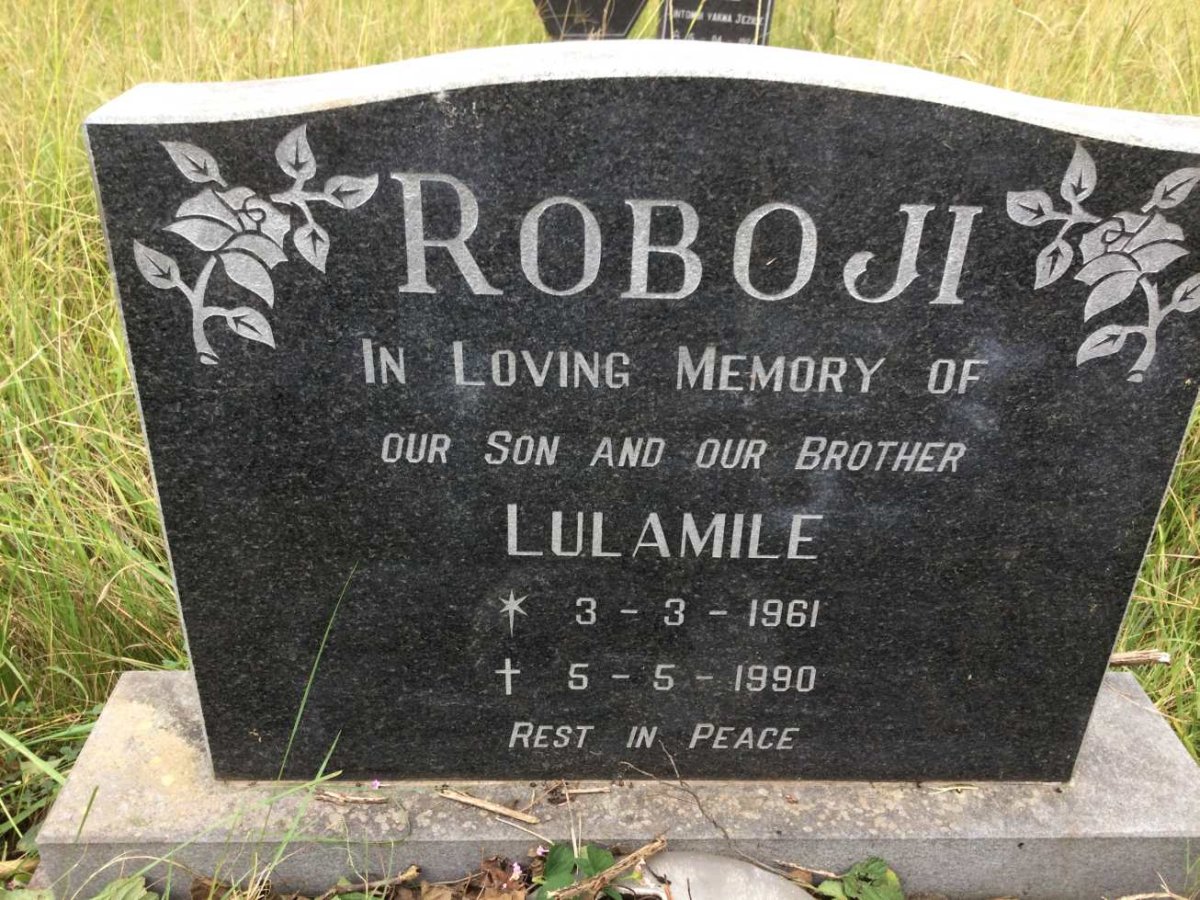 ROBOJI Lulamile 1961-1990