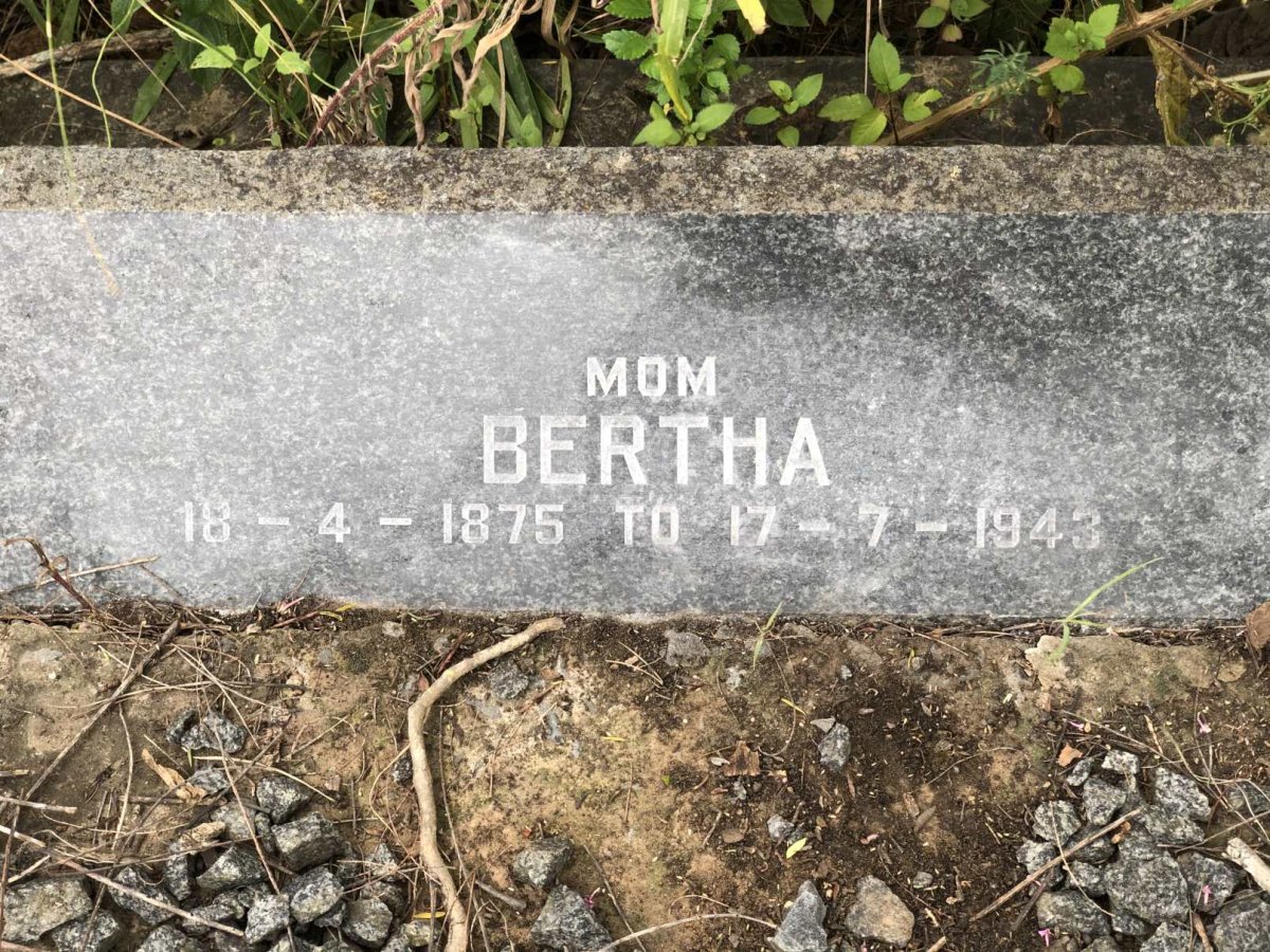 WEBB Bertha 1875-1943