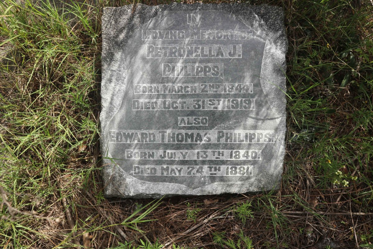 PHILIPPS Edward Thomas 1840-1881 &amp; Petronella J. 1844-1919