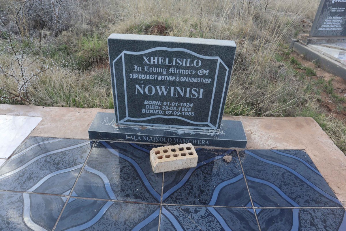 XHELISILO Nowinisi 1924-1985